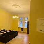 Modernisierte, Traumhafte Wohnung In Zentraler Lage